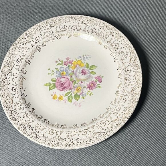 Salad Plates 7" Royal China Rose Glory 24vKt Gold Union Made-Set 5-Vintage 1950s - Picture 5 of 5